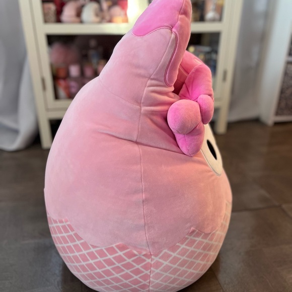 My melody ice cream 24 inch Squishmallow - Picture 5 of 7